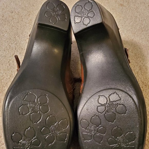 Easy Street Brown Heeled Shoes Size 9 - Picture 4 of 7